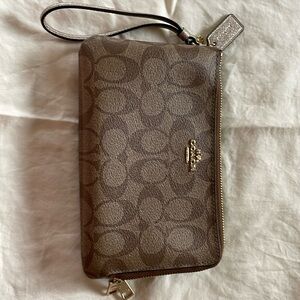 Coach wristlet - like new